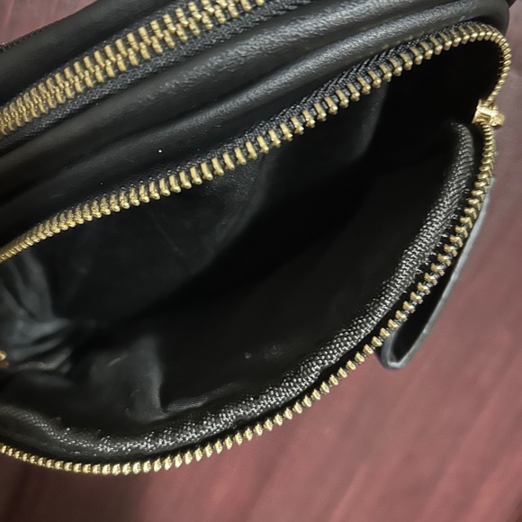 Large Black Cross body bag with black and red strap - Picture 3 of 4